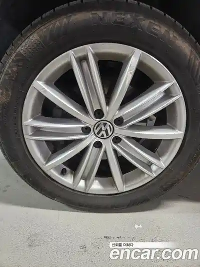 Volkswagen Tiguan 2015 2.0 гидро в Москве № 199333, миниатюра 5