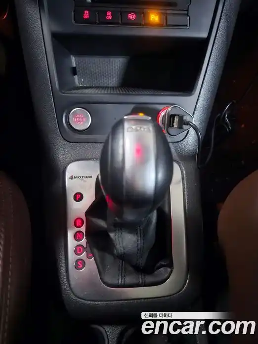 Volkswagen Tiguan 2015 2.0 гидро в Москве № 199333, фото 9