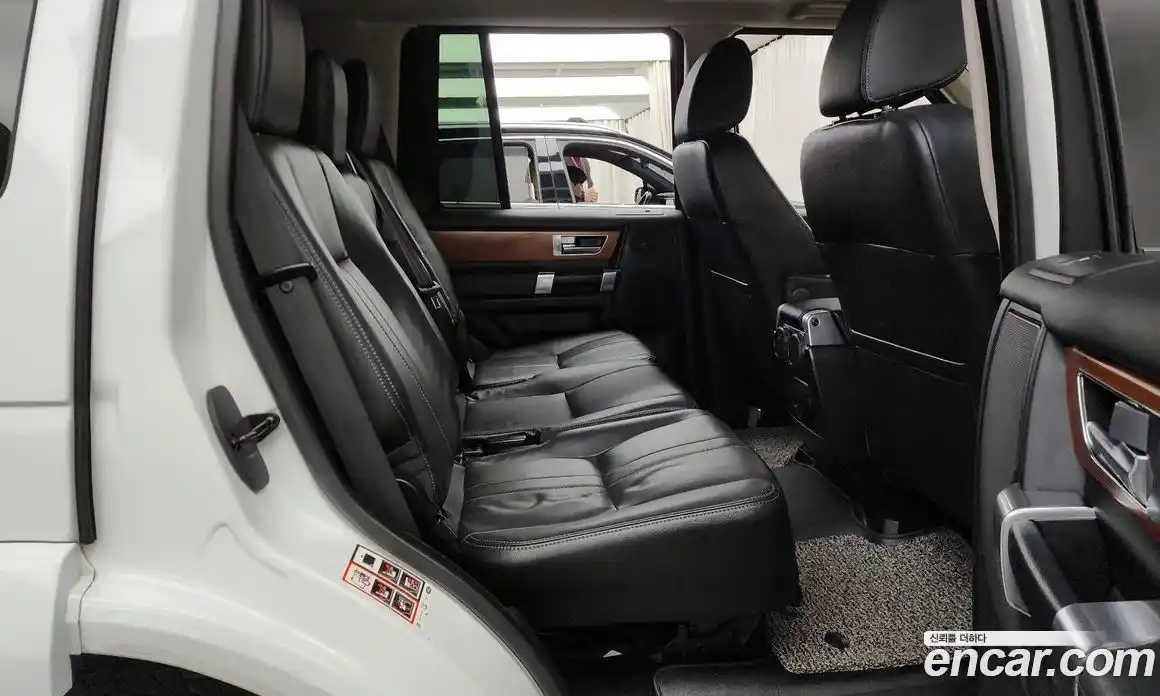 Land Rover Discovery 2015 3.0 гидро в Москве № 210734, фото 12