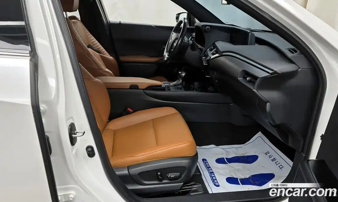 Lexus UX 2020 2.0 гидро в Москве № 214688, фото 11