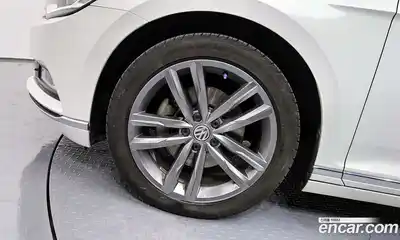 Volkswagen Passat 2018 2.0 гидро в Москве № 215041, миниатюра 5