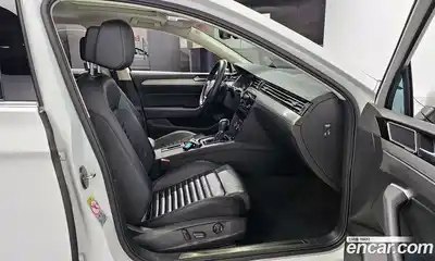 Volkswagen Passat 2018 2.0 гидро в Москве № 215041, миниатюра 10