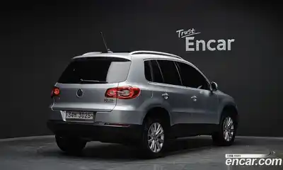 Volkswagen Tiguan 2011 2.0 гидро в Москве № 215310, миниатюра 2