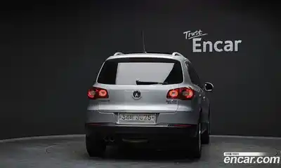 Volkswagen Tiguan 2011 2.0 гидро в Москве № 215310, миниатюра 4