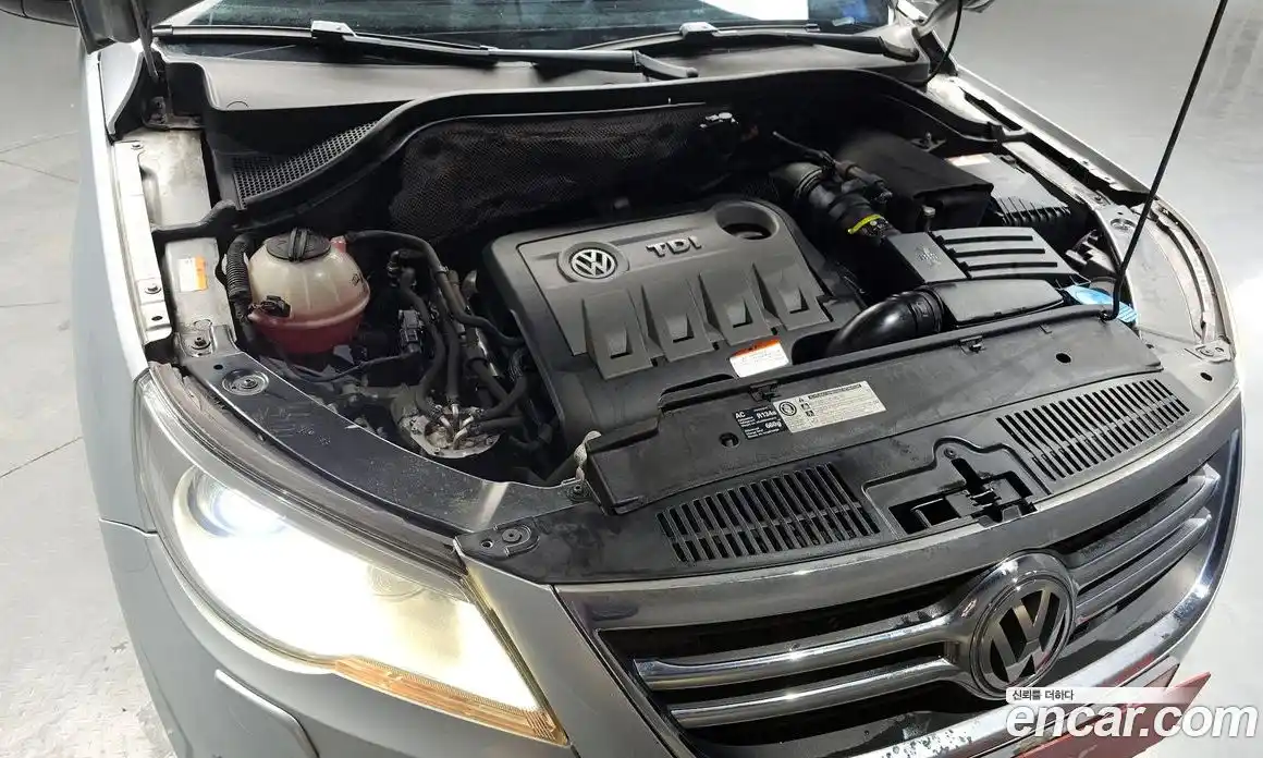 Volkswagen Tiguan 2011 2.0 гидро в Москве № 215310, фото 6