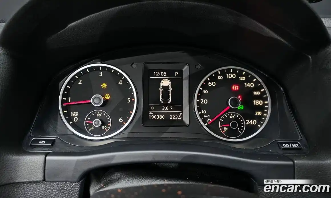 Volkswagen Tiguan 2011 2.0 гидро в Москве № 215310, фото 8