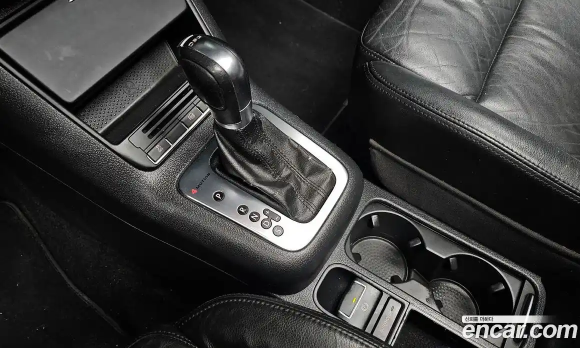 Volkswagen Tiguan 2011 2.0 гидро в Москве № 215310, фото 9