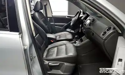 Volkswagen Tiguan 2011 2.0 гидро в Москве № 215310, миниатюра 10