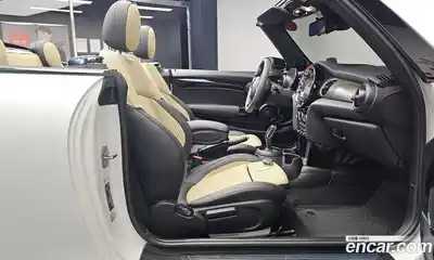 Mini Cooper Convertible 2023 2.0 гидро в Москве № 215793, миниатюра 11