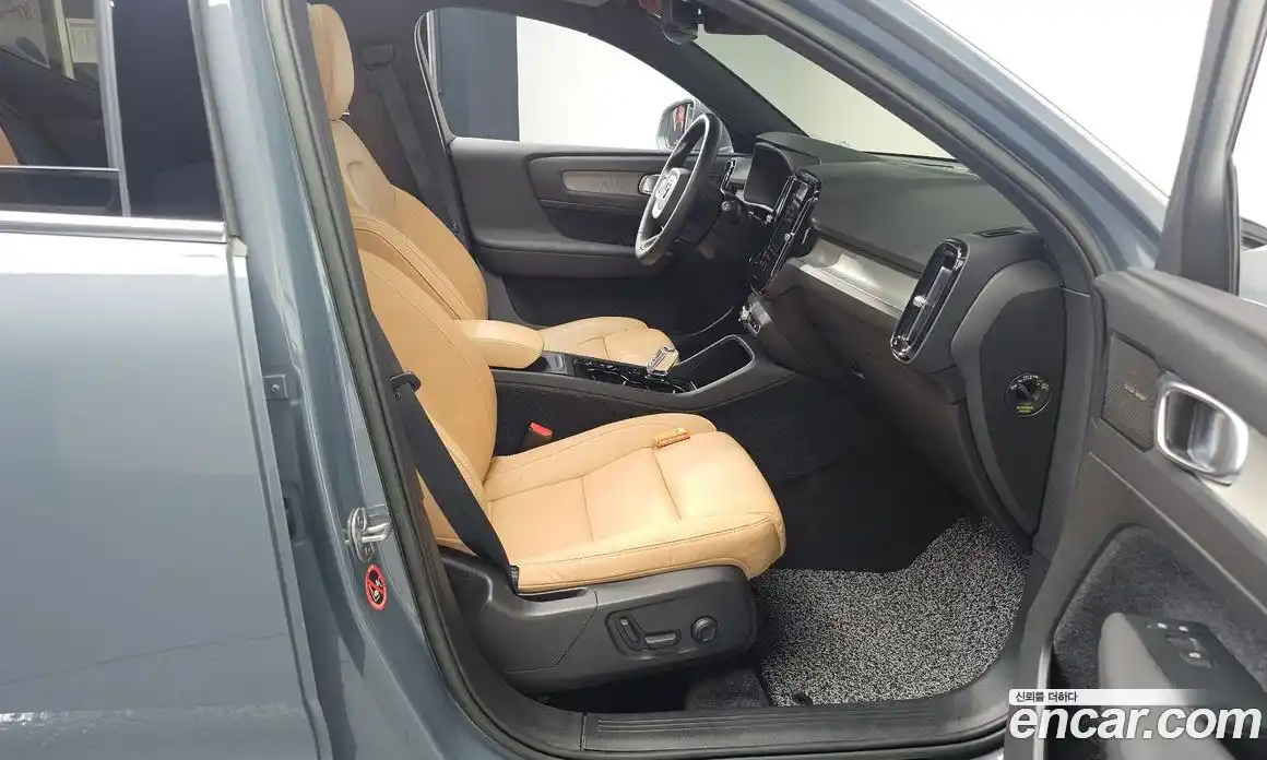 Volvo XC40 2022 2.0 гидро в Москве № 230371, фото 11
