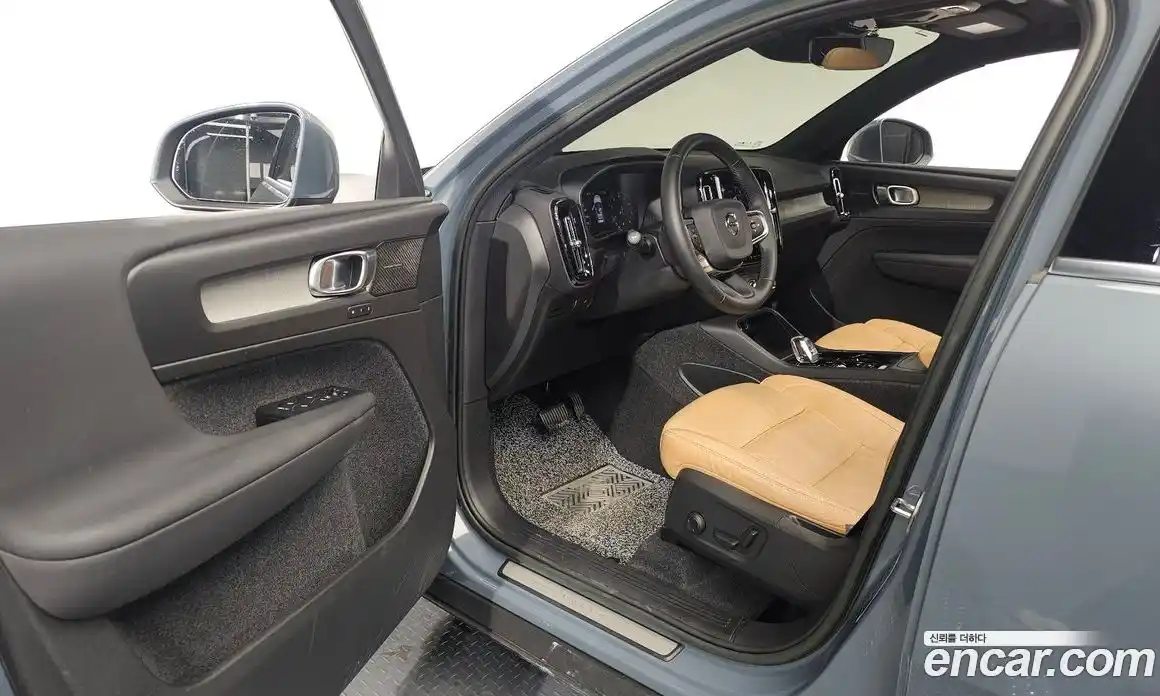 Volvo XC40 2022 2.0 гидро в Москве № 230371, фото 10