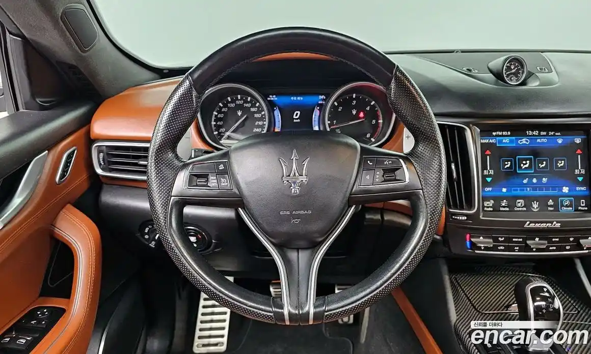 Maserati Levante 2017 3.0 гидро в Москве № 255913, фото 13