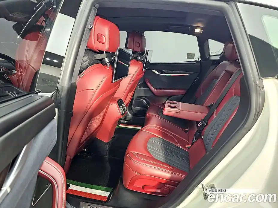 Maserati Levante 2018 3.0 гидро в Москве № 256006, фото 11