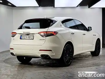 Maserati Levante 2018 3.0 гидро в Москве № 256006, миниатюра 2
