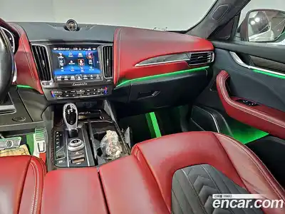 Maserati Levante 2018 3.0 гидро в Москве № 256006, миниатюра 9