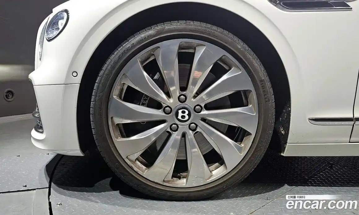 Bentley Flying Spur 2021 4.0 гидро в Москве № 256679, фото 5