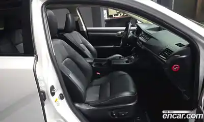 Lexus CT200h 2018 1.8 гидро в Москве № 275583, миниатюра 11