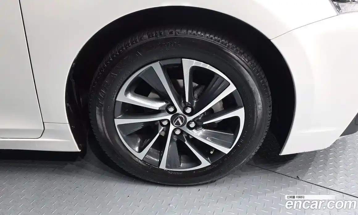 Lexus CT200h 2018 1.8 гидро в Москве № 275583, фото 5