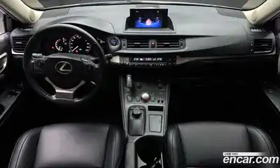 Lexus CT200h 2018 1.8 гидро в Москве № 275583, миниатюра 7