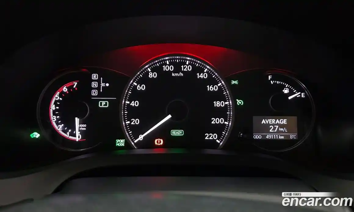 Lexus CT200h 2018 1.8 гидро в Москве № 275583, фото 8