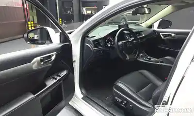 Lexus CT200h 2018 1.8 гидро в Москве № 275583, миниатюра 10