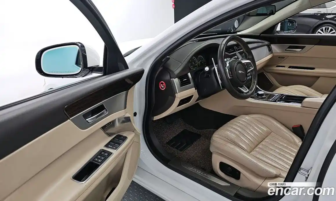Jaguar XF 2016 2.0 гидро в Москве № 283812, фото 11
