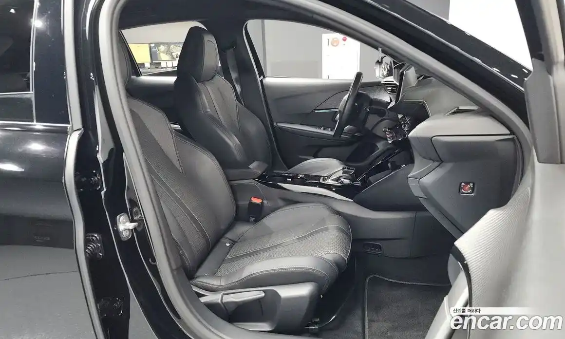 Peugeot 208 2022 0.1 гидро в Москве № 284314, фото 11