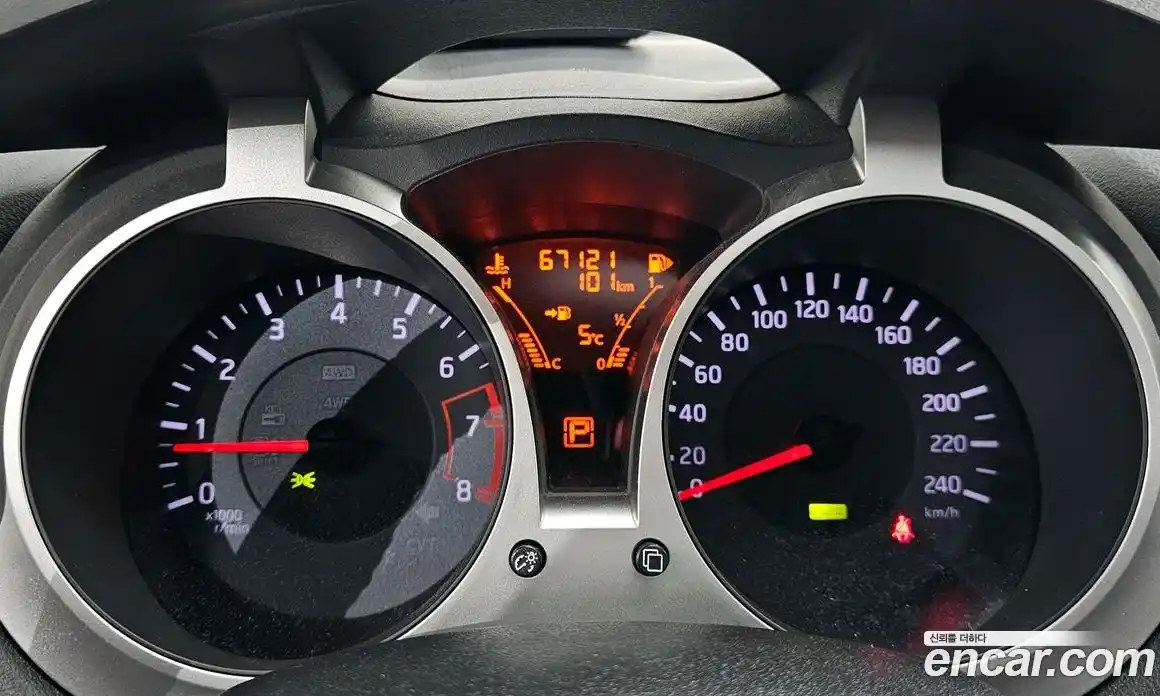 Nissan Juke 2014 1.6 гидро в Москве № 284919, фото 8