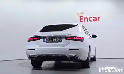 Mercedes-Benz E-Class 2022 2.0 гидро, миниатюра 4