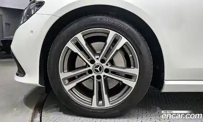 Mercedes-Benz E-Class 2022 2.0 гидро, миниатюра 5