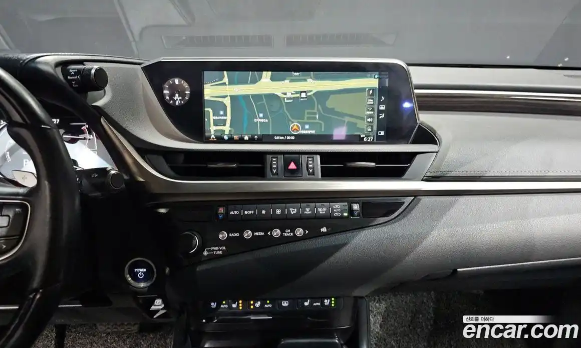 Lexus ES 2018 2.5 гидро в Москве № 398062, фото 14