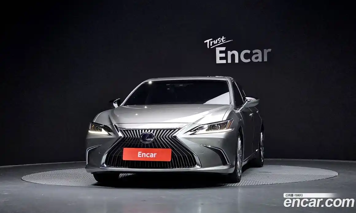 Lexus ES 2018 2.5 гидро в Москве № 398062, фото 3