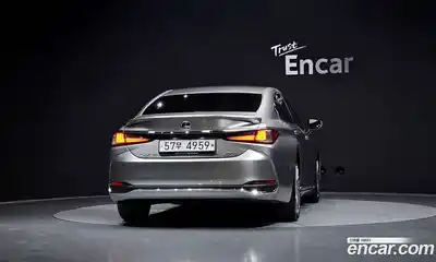 Lexus ES 2018 2.5 гидро в Москве № 398062, миниатюра 4