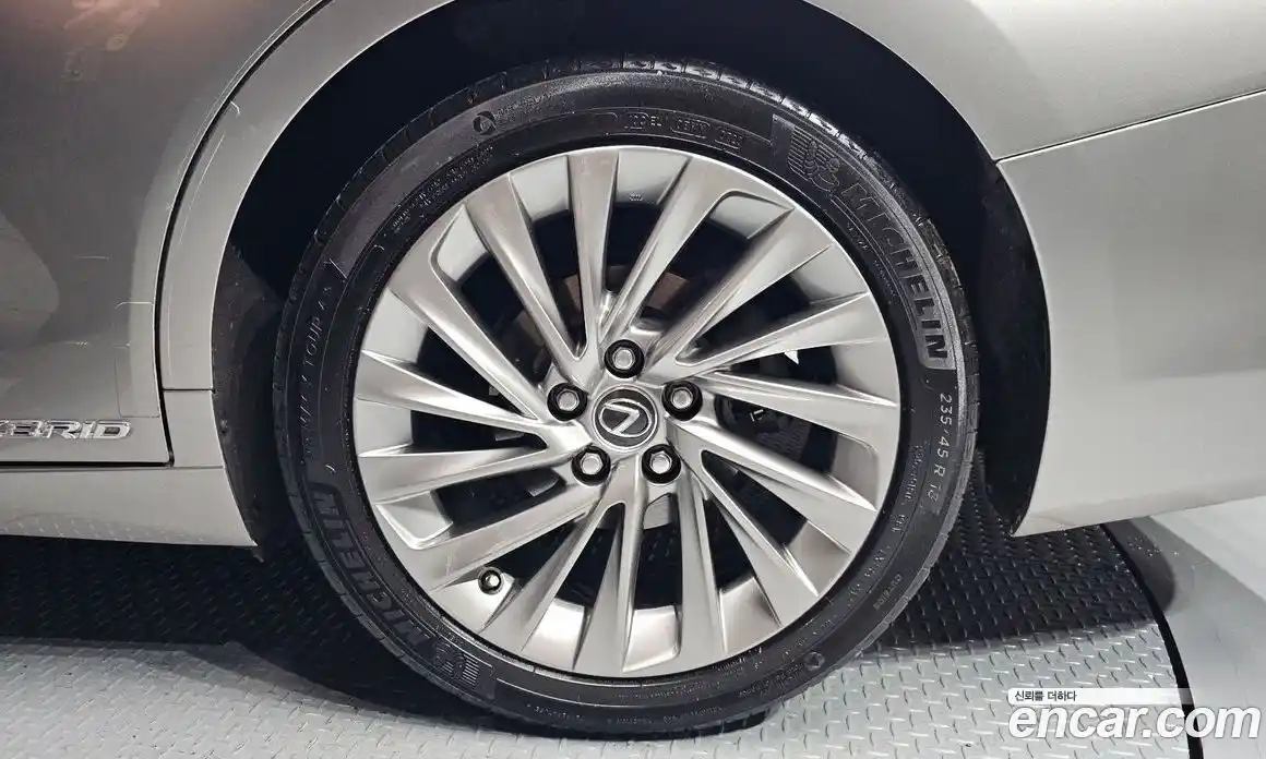 Lexus ES 2018 2.5 гидро в Москве № 398062, фото 5