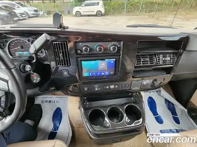 GMC Savana 2020 6.2 гидро в Москве № 406383, миниатюра 7