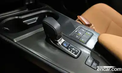Lexus UX 2024 2.0 гидро в Москве № 499566, миниатюра 9