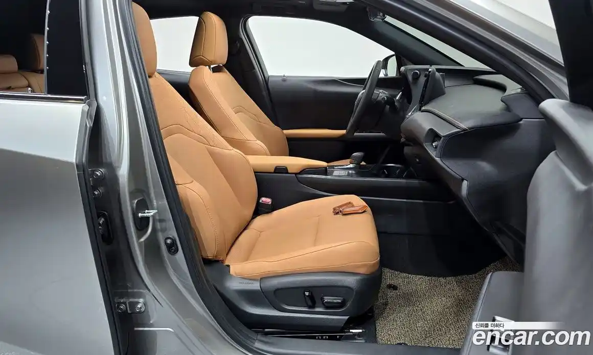 Lexus UX 2024 2.0 гидро в Москве № 499566, фото 10