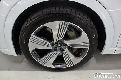 Audi e-tron 2023 0.2 гидро в Москве № 544751, миниатюра 5