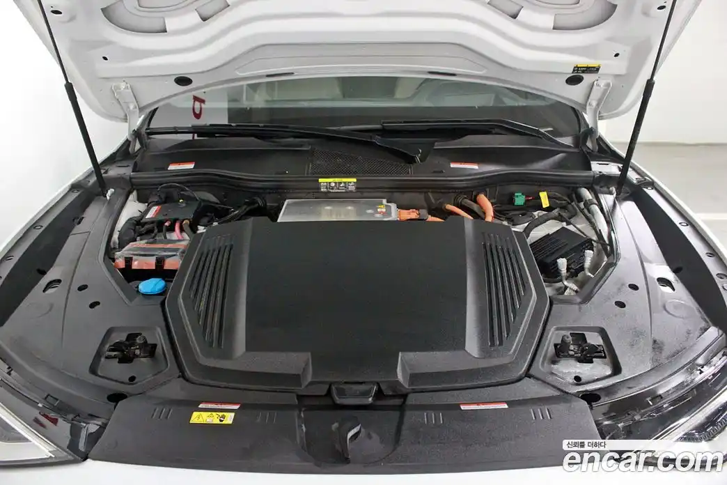 Audi e-tron 2023 0.2 гидро в Москве № 544751, фото 6
