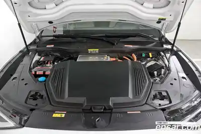 Audi e-tron 2023 0.2 гидро в Москве № 544751, миниатюра 6