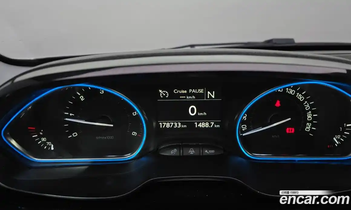 Peugeot 2008 2015 1.6 гидро в Москве № 611241, фото 8