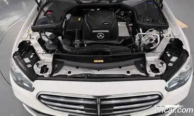 Mercedes-Benz E-Class 2021 2.0 гидро, миниатюра 6