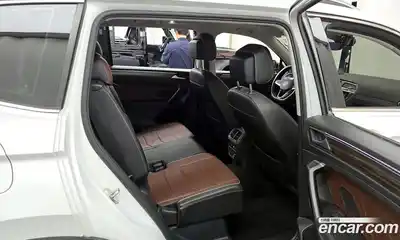 Volkswagen Tiguan 2023 2.0 гидро в Москве № 628966, миниатюра 12