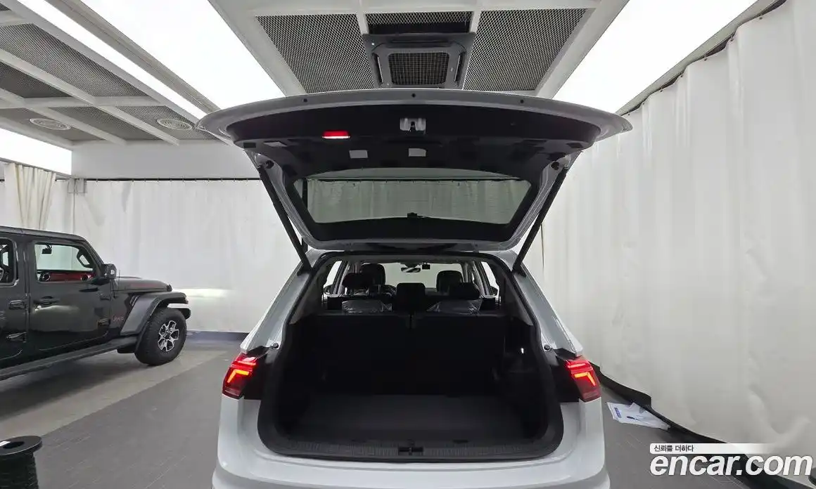 Volkswagen Tiguan 2023 2.0 гидро в Москве № 628966, фото 20