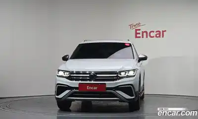 Volkswagen Tiguan 2023 2.0 гидро в Москве № 628966, миниатюра 3