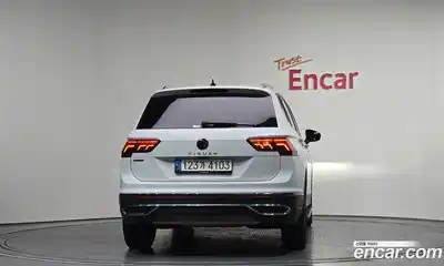 Volkswagen Tiguan 2023 2.0 гидро в Москве № 628966, миниатюра 4
