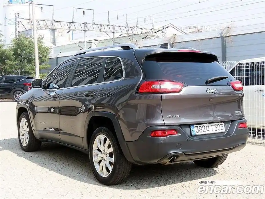 Jeep Cherokee 2016 2.4 гидро в Москве № 750185, фото 3
