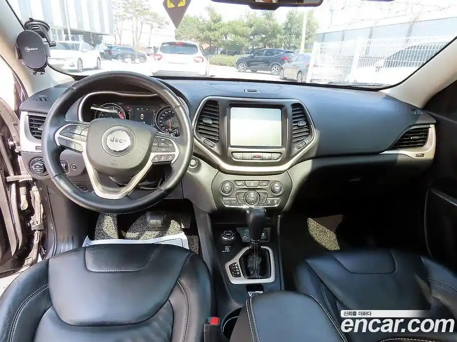 Jeep Cherokee 2016 2.4 гидро в Москве № 750185, фото 7