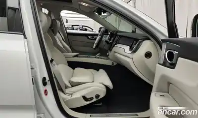 Volvo XC60 2025 2.0 гидро в Москве № 860274, миниатюра 11
