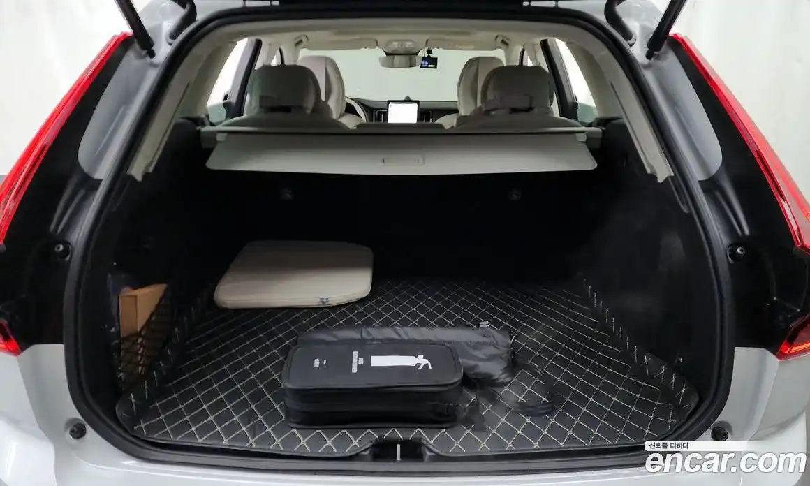 Volvo XC60 2025 2.0 гидро в Москве № 860274, фото 20